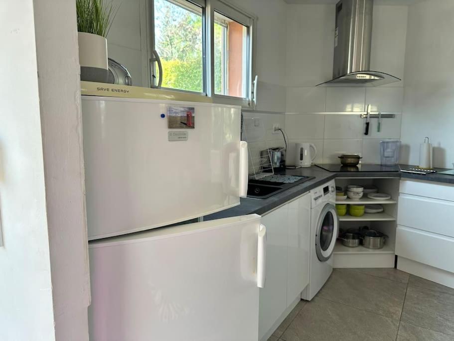 Moderne Mini Maison Лезиньян-Корбьер Экстерьер фото